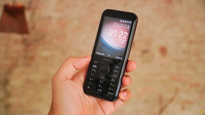 Nokia 8000 4G Nokia 8000 4G