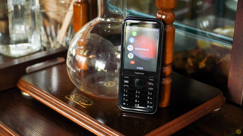 Nokia 8000 4G