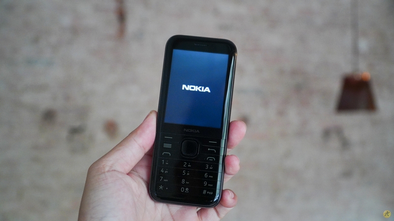 Nokia 8000 4G Nokia 8000 4G