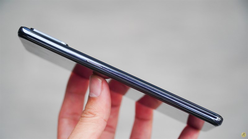 Nút nguồn được đặt ở cạnh trái của OnePlus N10 5G Nút nguồn được đặt ở cạnh trái của OnePlus N10 5G