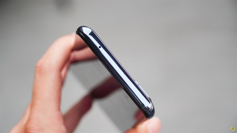 Cạnh trên của OnePlus N10 5G Cạnh trên của OnePlus N10 5G