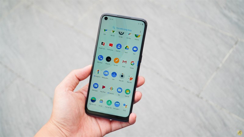 Mặt trước của OnePlus N10 5G với màn hình 6.49 inch Mặt trước của OnePlus N10 5G với màn hình 6.49 inch
