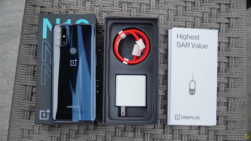 OnePlus N10 5G sau khi mở hộp OnePlus N10 5G sau khi mở hộp