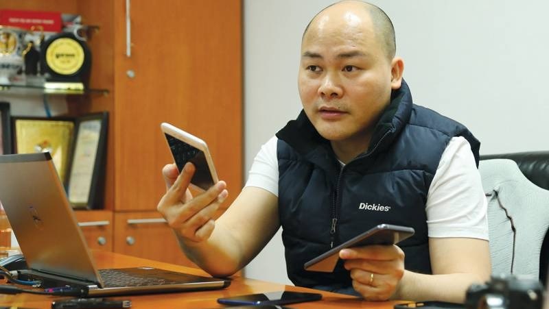 CEO Nguyễn Tử Quảng đăng đàn trả lời câu hỏi của nhiều Bfan: Vì sao điện thoại Bphone không giảm giá? CEO Nguyễn Tử Quảng đăng đàn trả lời câu hỏi của nhiều Bfan: Vì sao điện thoại Bphone không giảm giá?