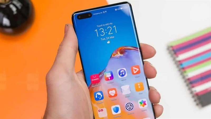 Xuất hiện video trên tay chiếc smartphone Huawei P40 đang chạy trên hệ điều hành HarmonyOS 2.0: Mượt mà, nhanh chóng