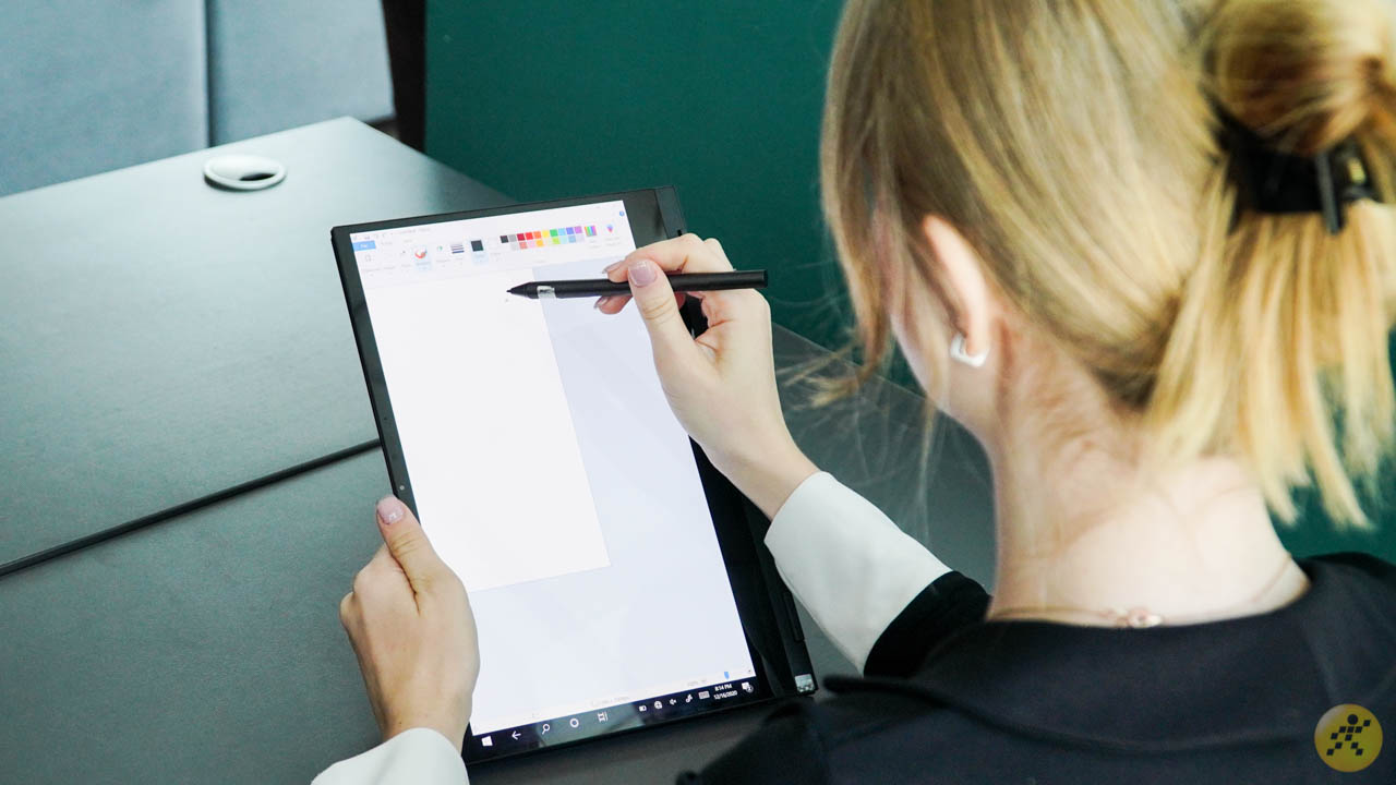 Sử dụng ASUS ZenBook Flip S UX371 như một chiếc tablet Sử dụng ASUS ZenBook Flip S UX371 như một chiếc tablet