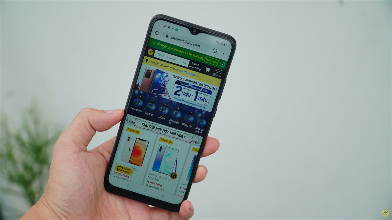 OPPO A15 sở hữu màn hình kích thước lớn