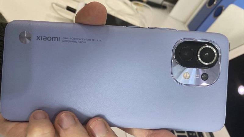 Xiaomi Mi 11 lộ ảnh trên tay ngoài đời thực, tiết lộ thiết kế và thông số cấu hình Xiaomi Mi 11 lộ ảnh trên tay ngoài đời thực, tiết lộ thiết kế và thông số cấu hình