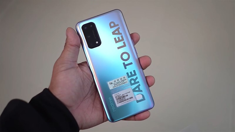 Thiết kế tổng thể Realme X7 Pro