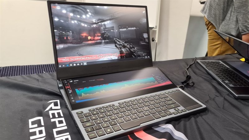 Asus ROG Zephyrus Duo 15 được trang bị 2 màn hình Asus ROG Zephyrus Duo 15 được trang bị 2 màn hình