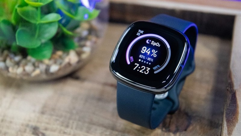 Thiết kế khá ấn tượng của Fitbit Sense Thiết kế khá ấn tượng của Fitbit Sense