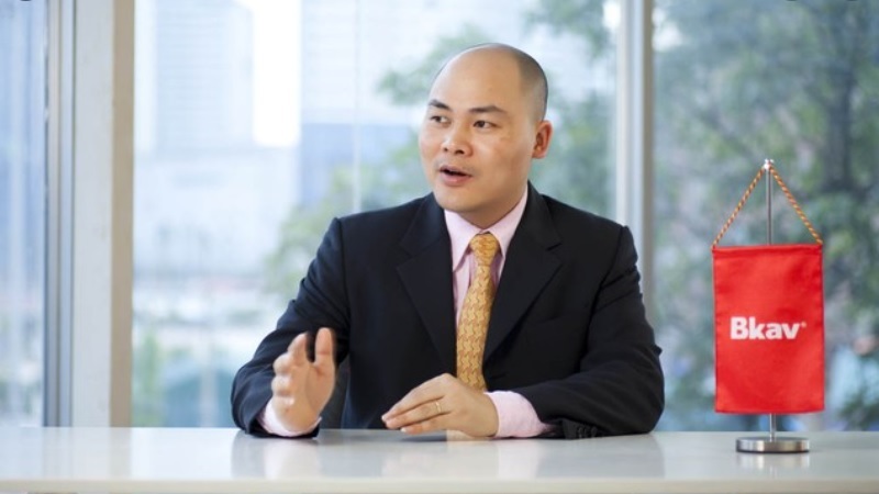 CEO Nguyễn Tử Quảng không đánh giá cao giải pháp màn hình mới của Samsung, tự tin vào hướng đi riêng của mình