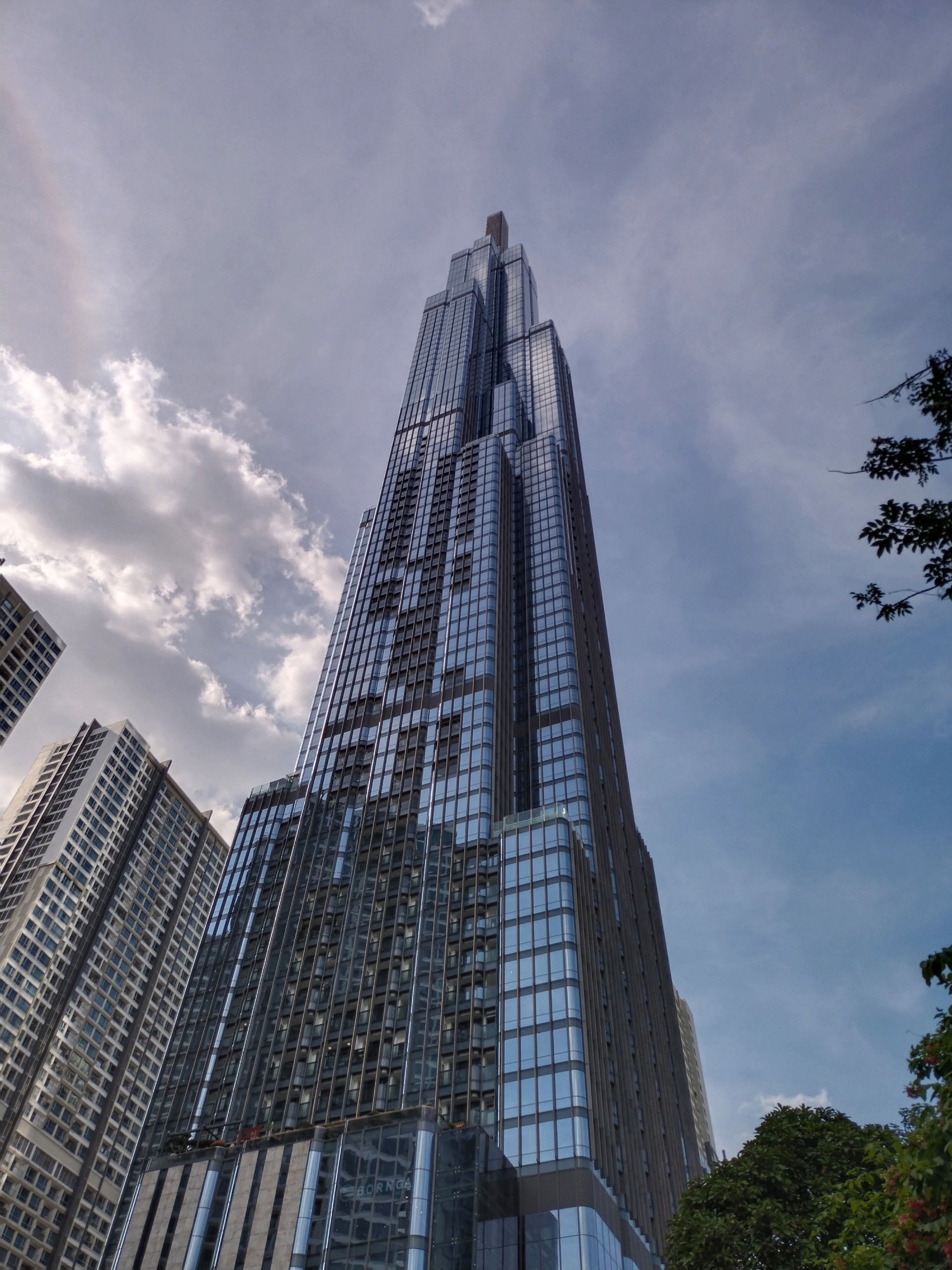 Ảnh chụp Landmark 81 bằng Vivo Y51 Ảnh chụp Landmark 81 bằng Vivo Y51