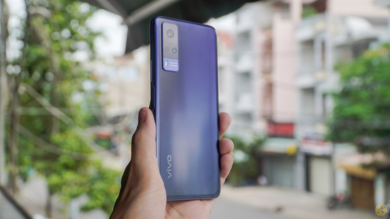 Thiết kết mặt lưng của Vivo Y51 Thiết kết mặt lưng của Vivo Y51