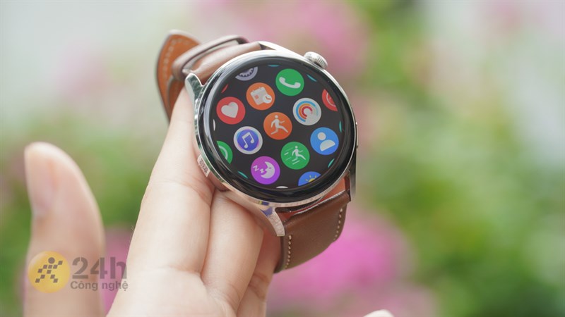 chiếc smartwatch xịn sò, có thể nghe gọi trực tiếp, đến từ các hãng tên tuổi