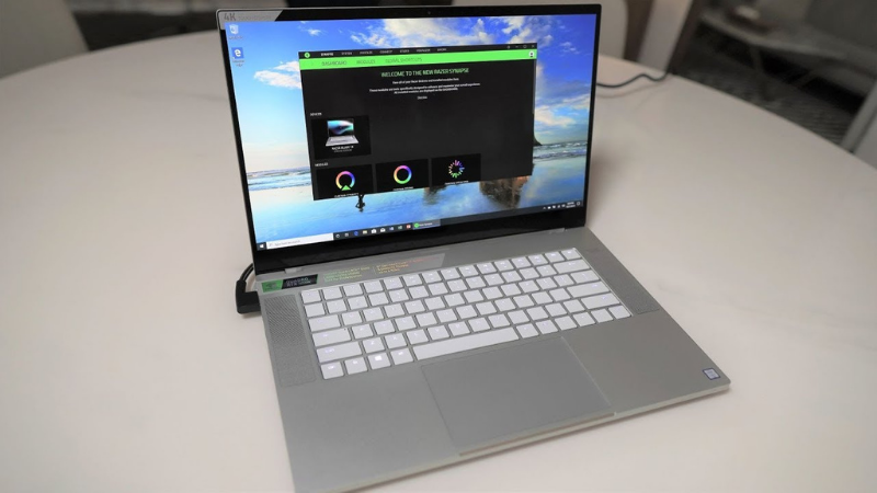 Razer Blade 15 Studio Edition nổi bật với hiệu năng khủng khi được trang bị con chip Intel Core i7 thế hệ thứ 10, RAM có thể lên tới 64 GB và có hai tùy chọn card đồ họa là NVIDIA GeForce GTX 1060 Max-Q hoặc NVIDIA Quadro RTX 5000 Studio Edition. Razer Blade 15 Studio Edition nổi bật với hiệu năng khủng khi được trang bị con chip Intel Core i7 thế hệ thứ 10, RAM có thể lên tới 64 GB và có hai tùy chọn card đồ họa là NVIDIA GeForce GTX 1060 Max-Q hoặc NVIDIA Quadro RTX 5000 Studio Edition.