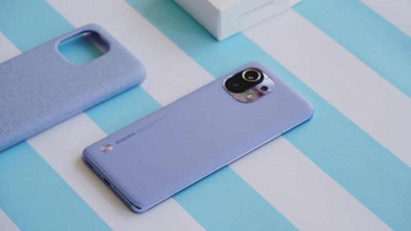 Xiaomi Mi 11 sắp được bán chính hãng tại nước ta, vẫn có củ sạc, mức giá ngang ngữa với bản nội địa, ngại gì mà không chờ em nó!