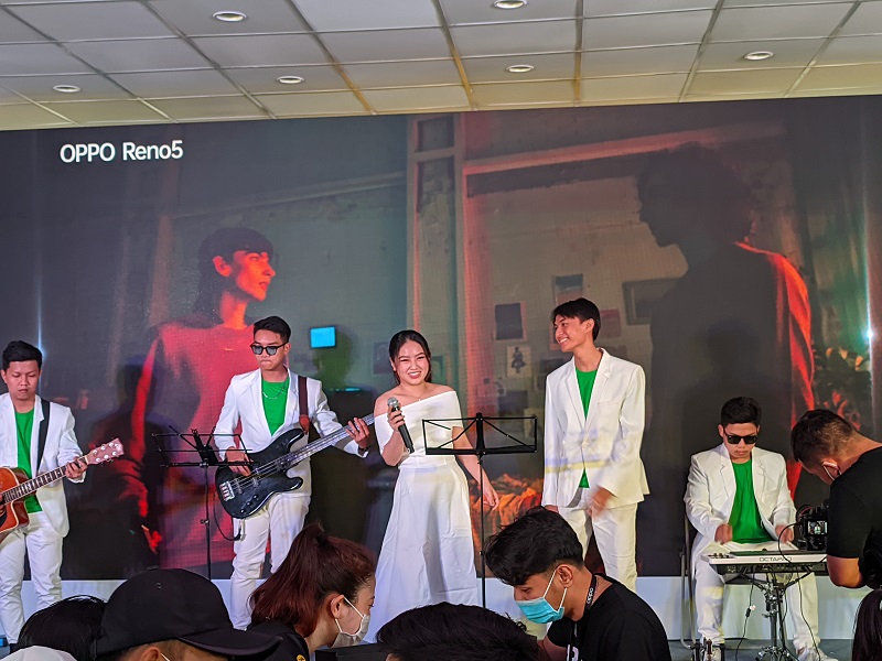 Toàn cảnh sự kiện giao hàng OPPO Reno5 tại Thế Giới Di Động