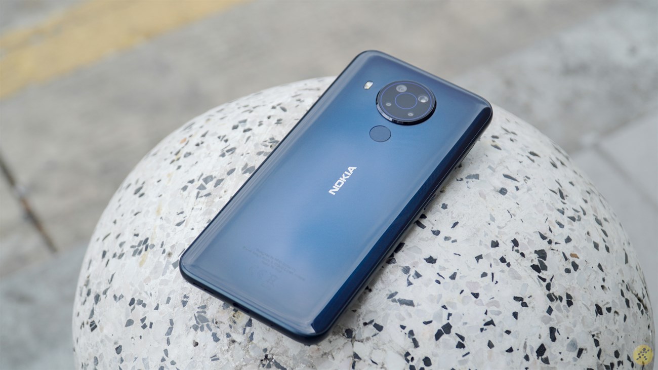 Nokia 5.4 được gia công bằng nhựa...