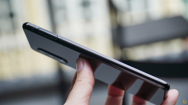 Cạnh trái của Xperia 5 Mark II Cạnh trái của Xperia 5 Mark II