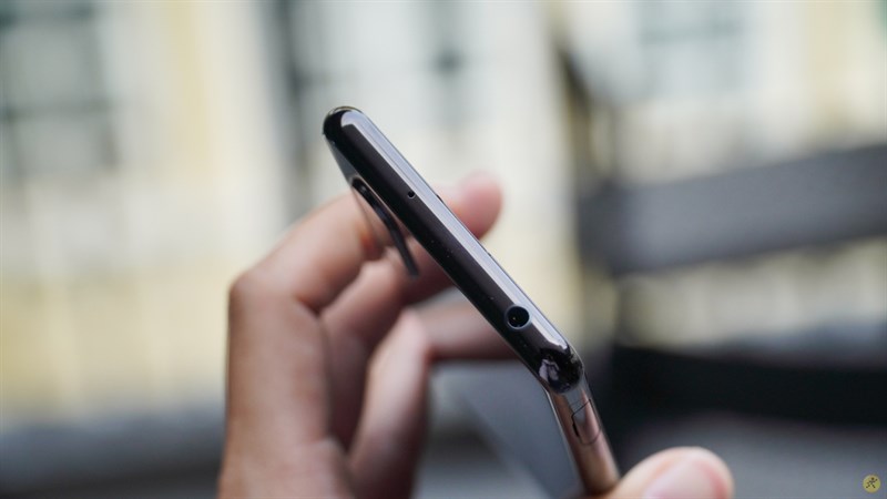 Cạnh trên của Xperia 5 Mark II Cạnh trên của Xperia 5 Mark II
