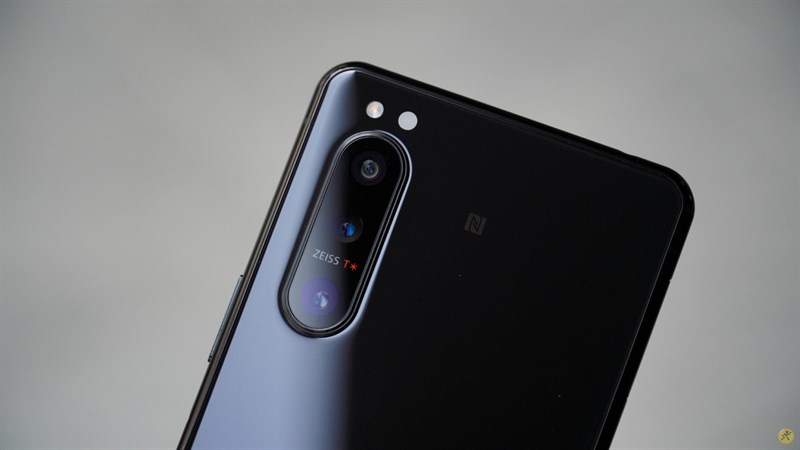 Cụm 3 camera trên Xperia 5 Mark II Cụm 3 camera trên Xperia 5 Mark II