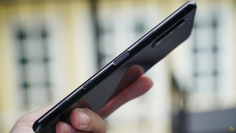 Cạnh phải của Xperia 5 Mark II Cạnh phải của Xperia 5 Mark II