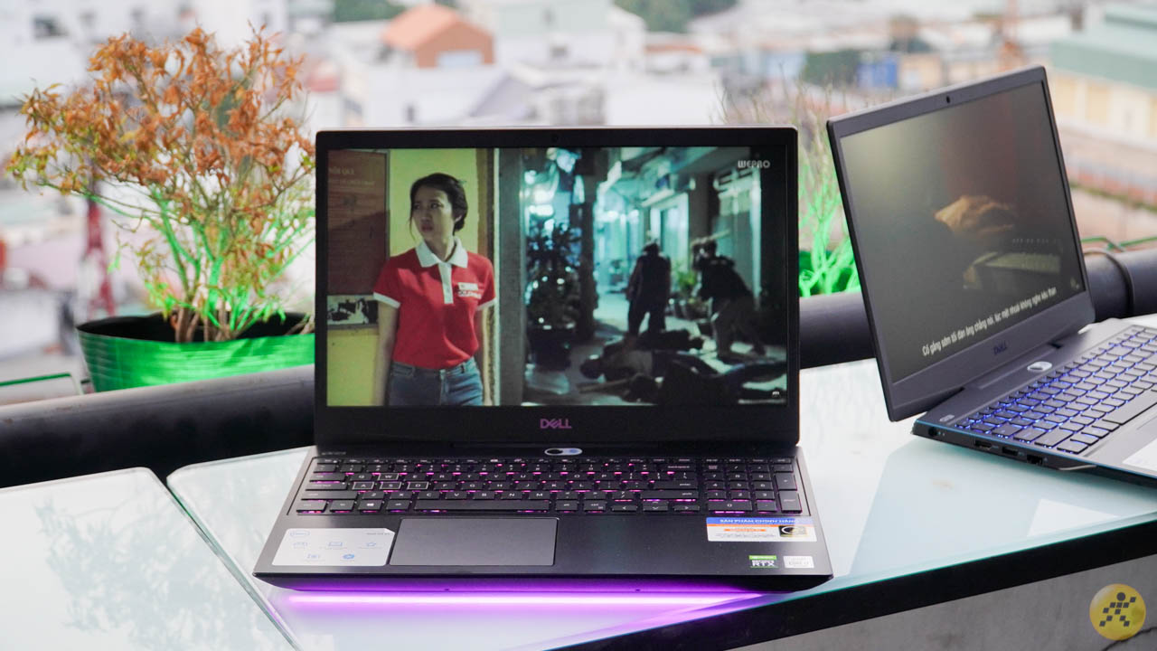 Bộ đôi laptop này đều sở hữu màn hình kích thước lớn