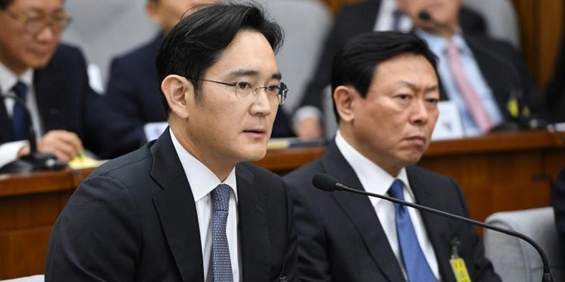 Cú sốc cho gã khổng lồ công nghệ Hàn Quốc: ‘Thái tử’ nhà Samsung Lee Jae-yong bị kết án 2.5 tù vì tội hối lộ Cú sốc cho gã khổng lồ công nghệ Hàn Quốc: ‘Thái tử’ nhà Samsung Lee Jae-yong bị kết án 2.5 tù vì tội hối lộ