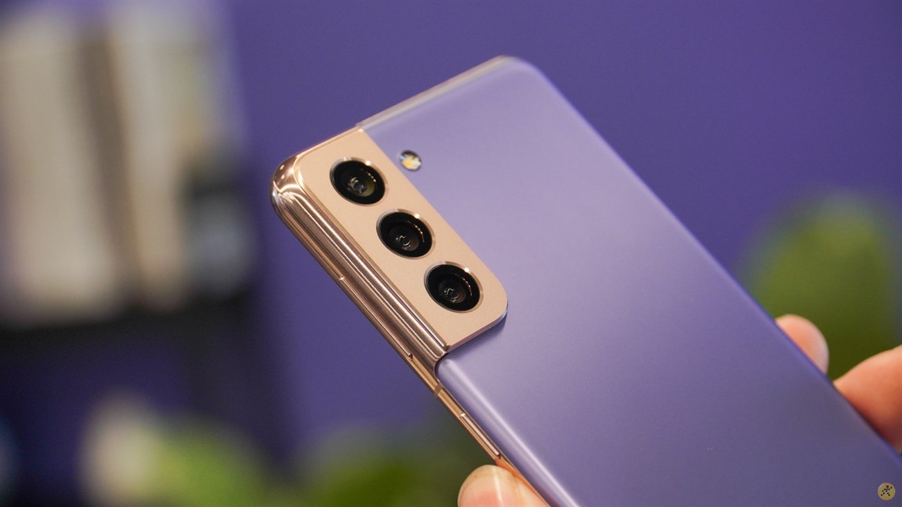 Phần kim loại bên ngoài tạo nên sự 'khác bọt' cho Samsung Galaxy S21 5G Phần kim loại bên ngoài tạo nên sự 'khác bọt' cho Samsung Galaxy S21 5G