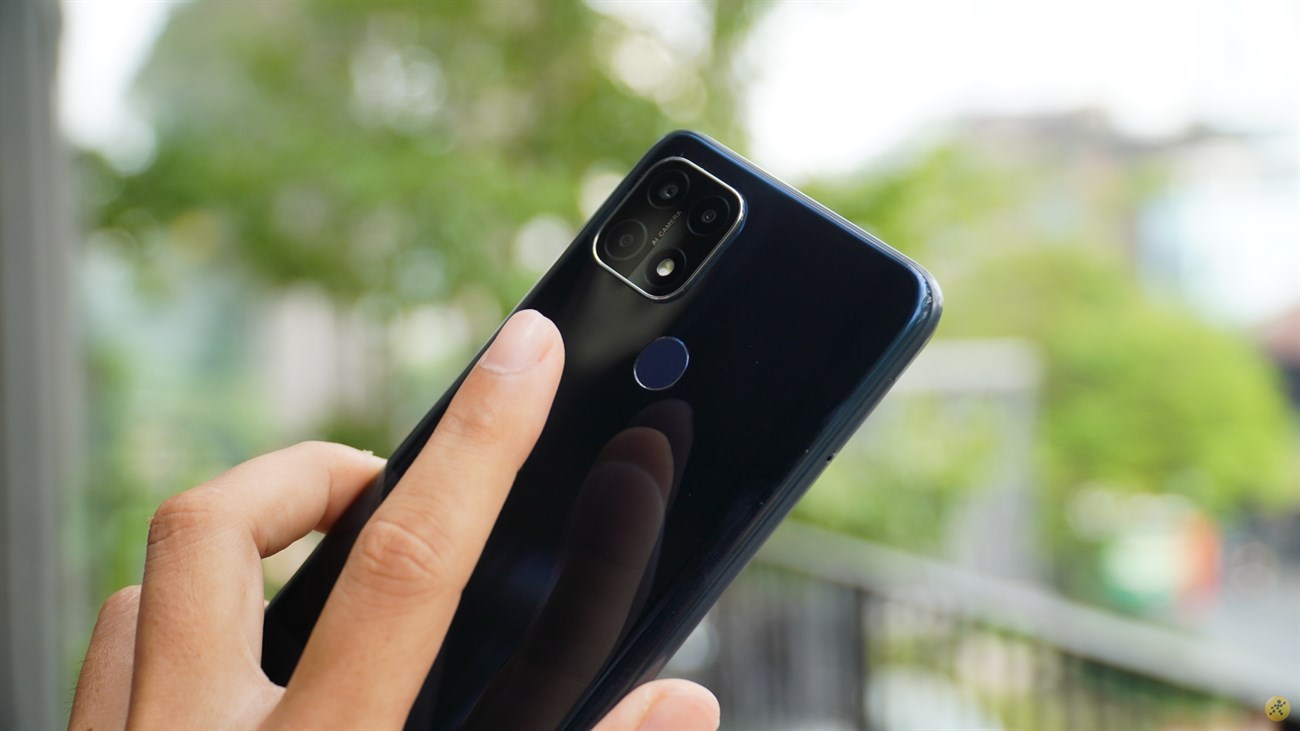 Cụm camera và vân tay của OPPO A15s. Cụm camera và vân tay của OPPO A15s.