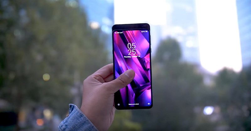 Xiaomi Mi MIX 3 ấn tượng với có chế màn hình trượt