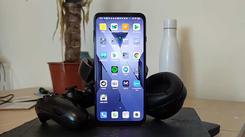 Black Shark 4 có màn hình sắc nét với tần số quét cao Black Shark 4 có màn hình sắc nét với tần số quét cao