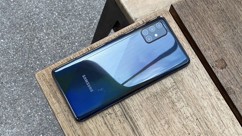 Samsung Galaxy A72 4G vừa được xác nhận sẽ có pin dung lượng tới 5.000mAh và hỗ trợ sạc nhanh 25W