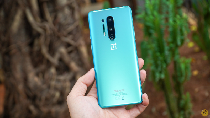 OnePlus 8 Pro 5G có cách đặt cụm camera khá cân đối và phối màu xanh mint lạ mắt. OnePlus 8 Pro 5G có cách đặt cụm camera khá cân đối và phối màu xanh mint lạ mắt.