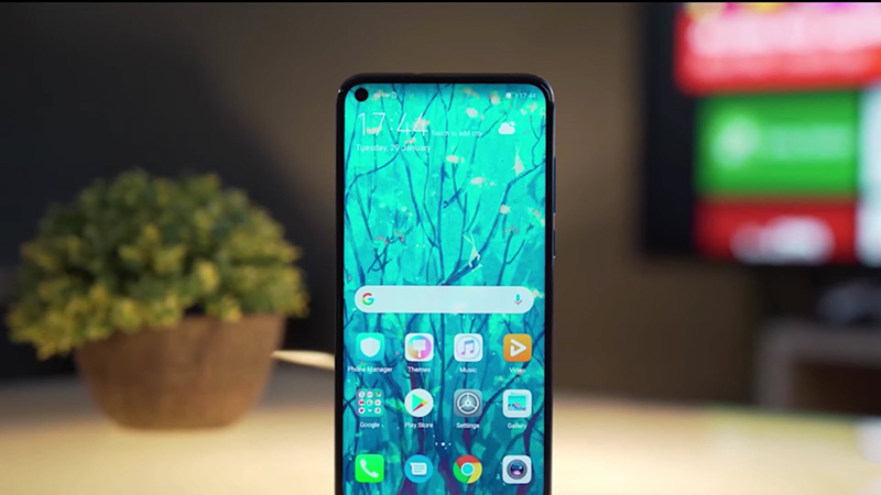 Xiaomi Redmi Note 10 có kiểu thiết kế màn hình đục lỗ khá phổ biến hiện nay