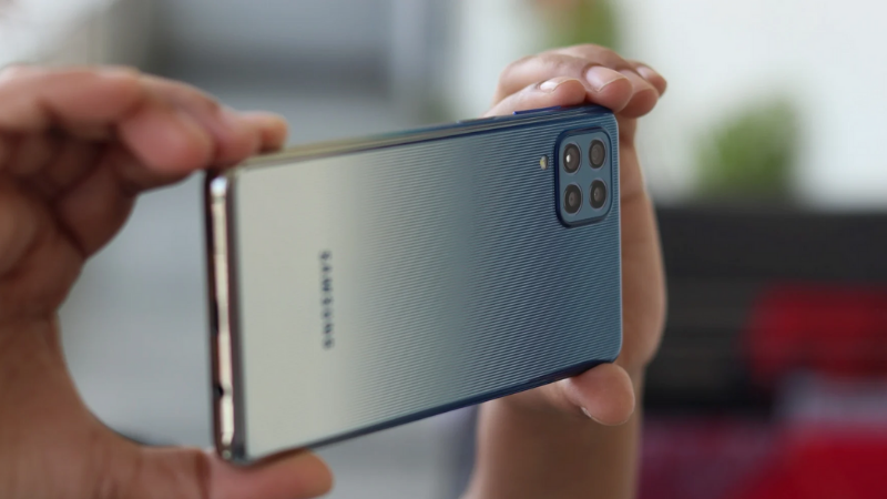 Mình cảm thấy khá ấn tượng với cách phối màu và họa tiết trên mặt lưng của Galaxy F62. (Nguồn: Sammobile). Mình cảm thấy khá ấn tượng với cách phối màu và họa tiết trên mặt lưng của Galaxy F62. (Nguồn: Sammobile).