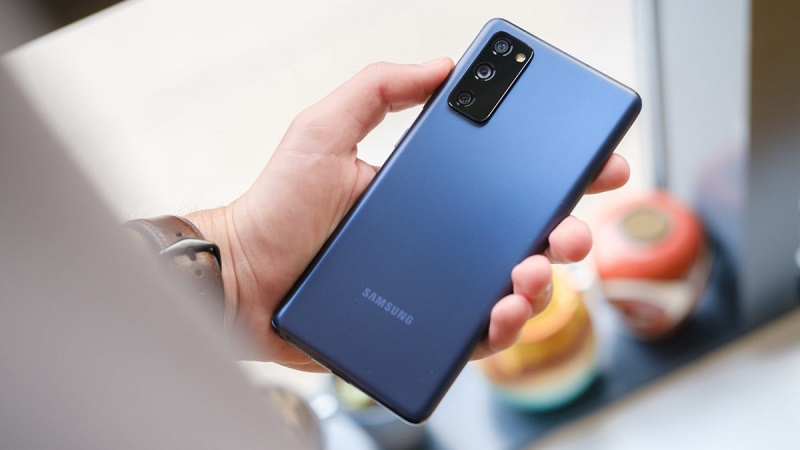 Samsung Galaxy S20 FE giành được giải thưởng Editor’s Choice cho điện thoại thông minh của năm 2020 Samsung Galaxy S20 FE giành được giải thưởng Editor’s Choice cho điện thoại thông minh của năm 2020
