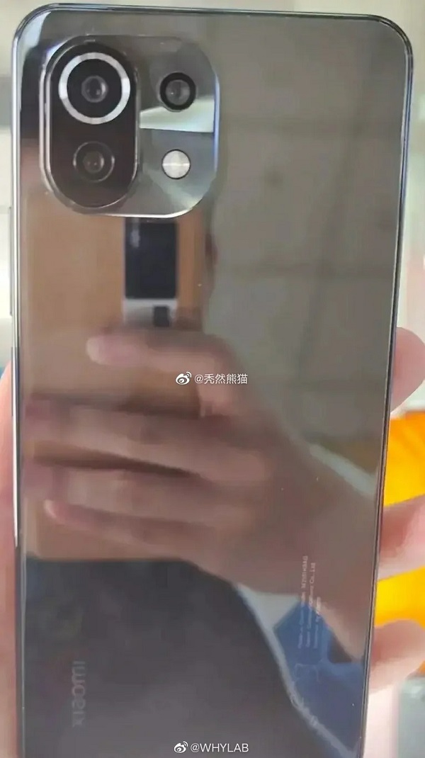 Xiaomi Mi 11 Lite lộ ảnh thực tế trên tay người dùng, xác nhận nhiều thông tin cấu hình trước ngày ra mắt Xiaomi Mi 11 Lite lộ ảnh thực tế trên tay người dùng, xác nhận nhiều thông tin cấu hình trước ngày ra mắt