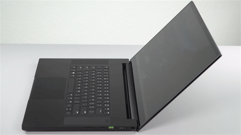 Razer Blade Pro 17 (2021) được trang bị cấu hình mạnh mẽ.