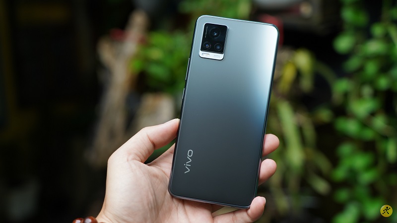 Mặt lưng của Vivo V20 (2021)