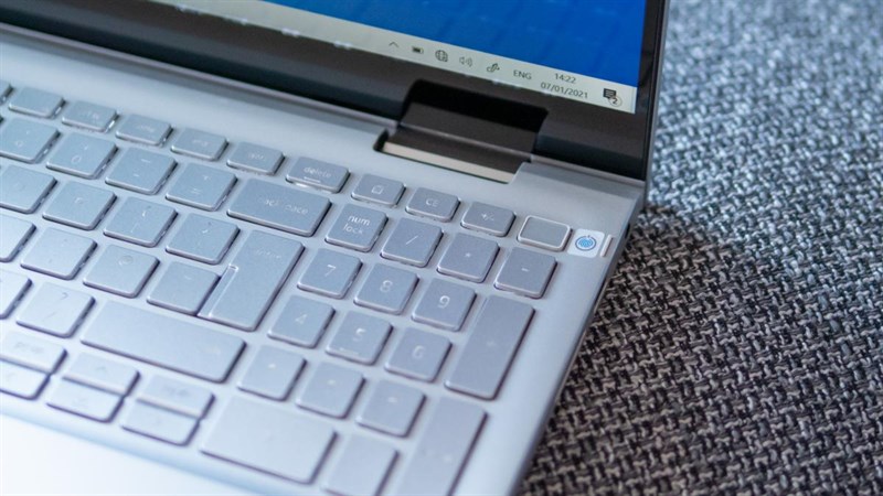 Bàn phím và cảm biến vân tay trên Dell Inspiron 15 2-in-1 (7506). Bàn phím và cảm biến vân tay trên Dell Inspiron 15 2-in-1 (7506).