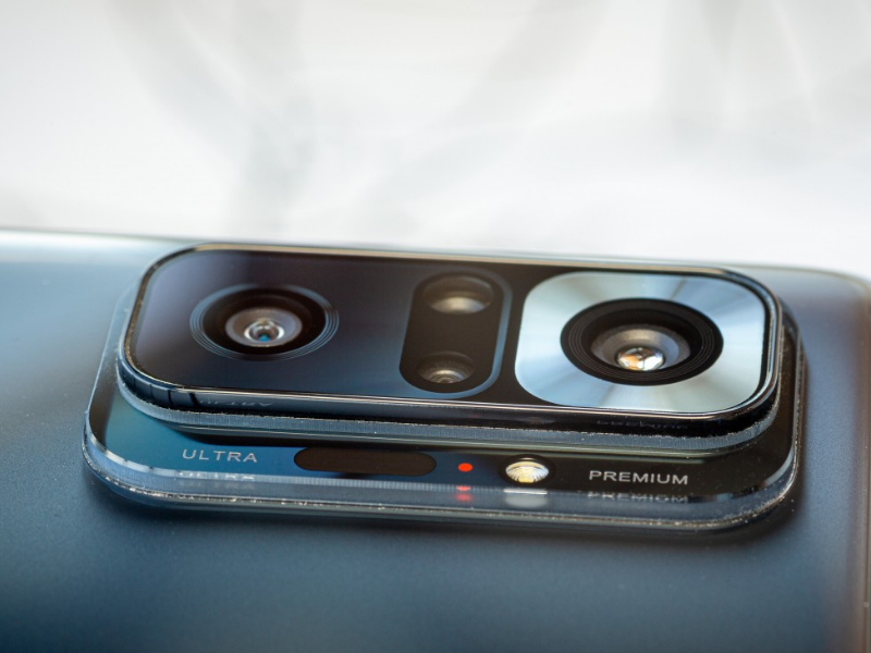 Dù cụm camera sau này có thông số khá 'xịn sò' nhưng lại có thiết kế khá lồi.