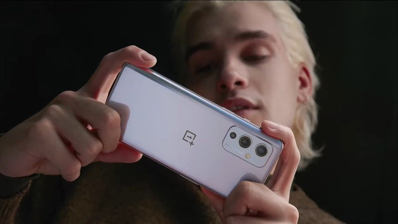 Màu Winter Mist trên OnePlus 9 5G Màu Winter Mist trên OnePlus 9 5G