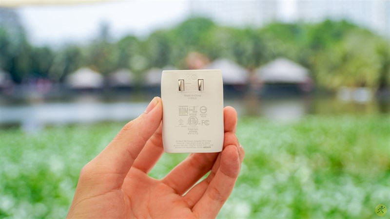 Belkin thường ưu tiên thiết kế chân sạc dẹt cho sản phẩm của mình!