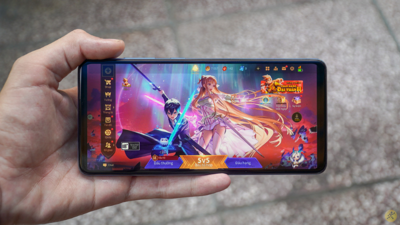 Với Snapdragon 720G cùng 8 GB RAM, Galaxy A72 hoàn toàn có thể cân được nhiều tựa game phổ biến hiện nay. Với Snapdragon 720G cùng 8 GB RAM, Galaxy A72 hoàn toàn có thể cân được nhiều tựa game phổ biến hiện nay.