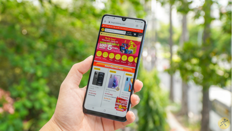 Cảm giác cầm nắm của Galaxy A32 rất thoải mái, khối lượng máy cũng nhẹ (khoảng 184 g). Cảm giác cầm nắm của Galaxy A32 rất thoải mái, khối lượng máy cũng nhẹ (khoảng 184 g).