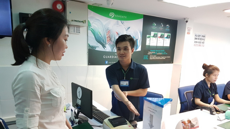 TTBH SeaCare tại Việt Nam sẽ giúp bạn vận chuyển miễn phí ổ cứng về Seagate Hà Lan để phục hồi dữ liệu và đổi trả.