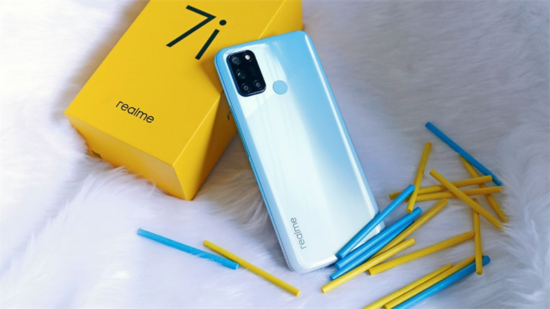 Cùng góp mặt trong danh sách những mẫu điện thoại có 5 camera lần này đó là mẫu điện thoại Realme 7i Cùng góp mặt trong danh sách những mẫu điện thoại có 5 camera lần này đó là mẫu điện thoại Realme 7i
