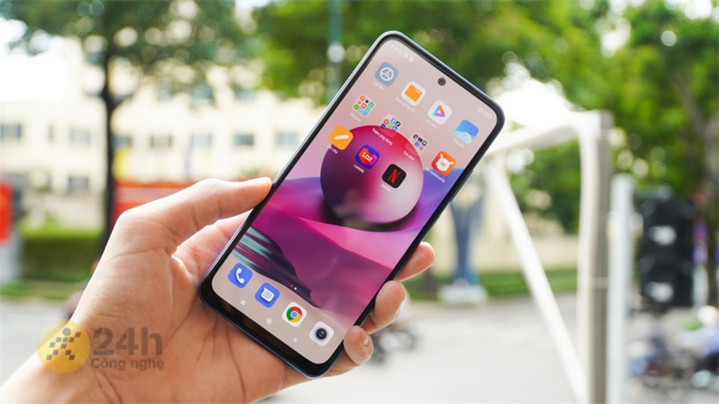 Redmi Note 10S có độ phân giải Full HD+ mang lại khả năng hiển thị màu sắc sinh động, sắc nét Redmi Note 10S có độ phân giải Full HD+ mang lại khả năng hiển thị màu sắc sinh động, sắc nét